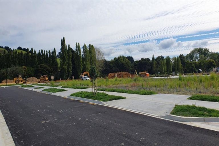 Photo of property in 1 Lamont Place, Waikanae, 5036