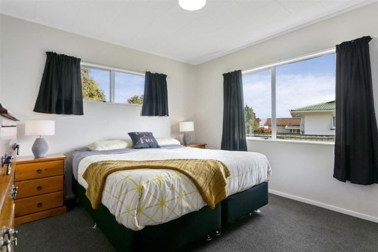 Photo of property in 104 Richmond Avenue, Richmond Heights, Taupo, 3330