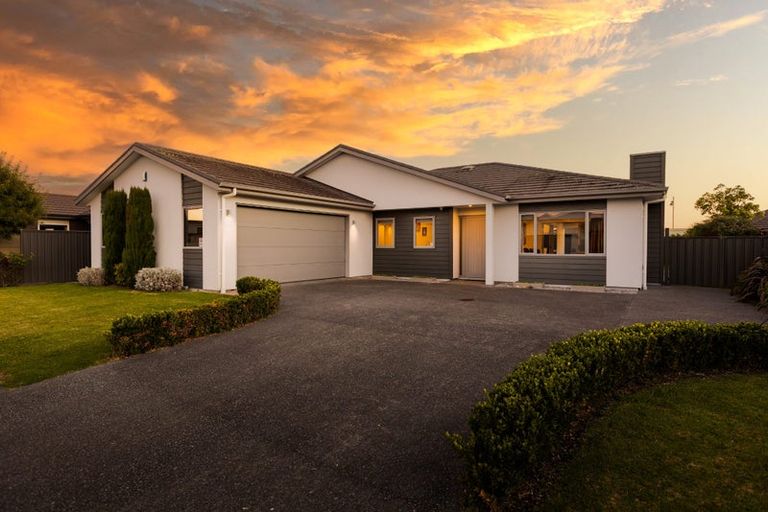 Photo of property in 37 Kapiti Drive, Poraiti, Napier, 4112