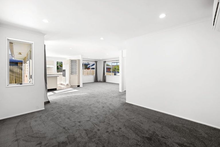 Photo of property in 11 Chancery Close, Hamilton East, Hamilton, 3216