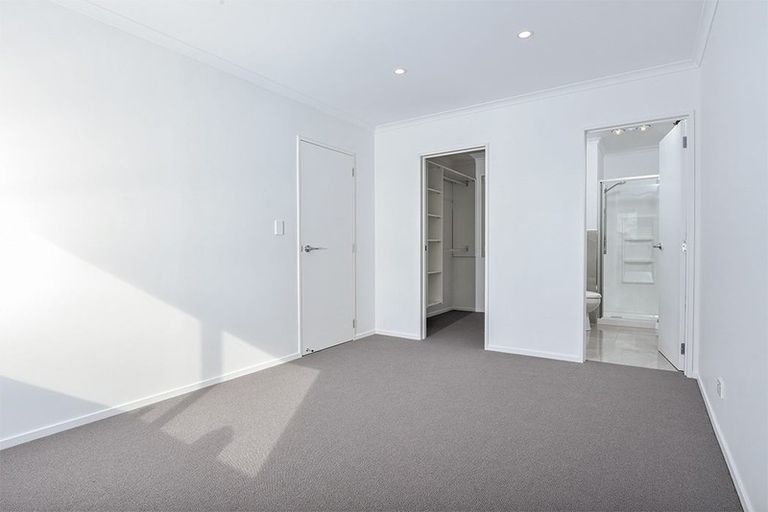 Photo of property in 29 Samuel Cassidy Avenue, Swanson, Auckland, 0614