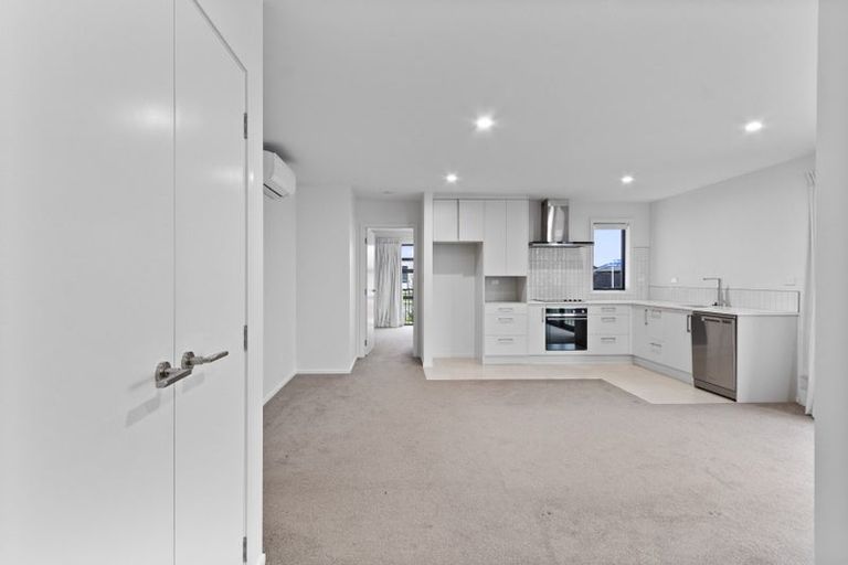 Photo of property in 2 Kimbolton Street, Rototuna North, Hamilton, 3210
