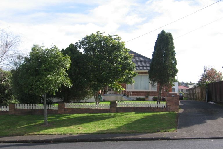 Photo of property in 83 Matipo Road, Te Atatu Peninsula, Auckland, 0610