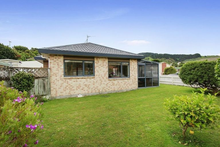 Photo of property in 1 Elena Place, Welcome Bay, Tauranga, 3112