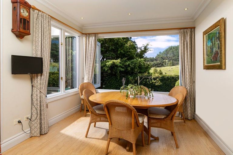 Photo of property in 38 Kaipara View Road, Helensville, 0875