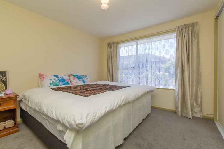 Photo of property in 2/125 Hawthornden Road, Avonhead, Christchurch, 8042