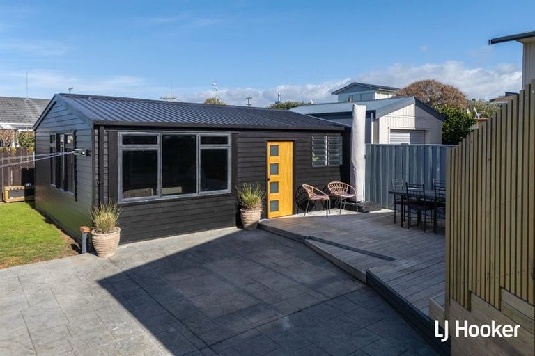 Photo of property in 17 Brighton Road, Waihi Beach, 3611