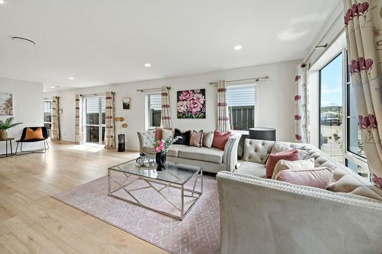 Photo of property in 17 Collier Drive, Flat Bush, Auckland, 2019