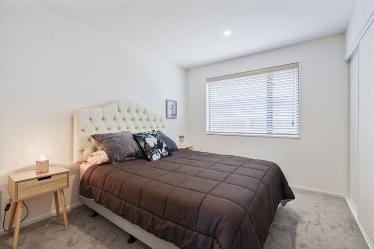 Photo of property in 15 Grey View Grove, Rangiora, 7400