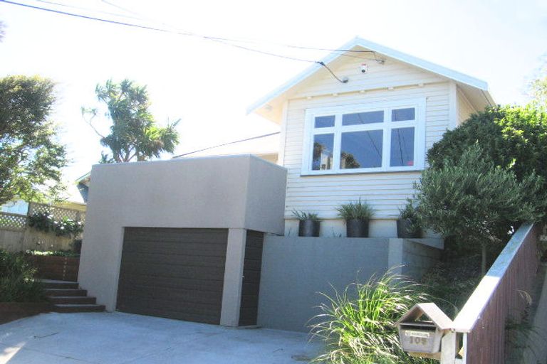 Photo of property in 105 Creswick Terrace, Northland, Wellington, 6012