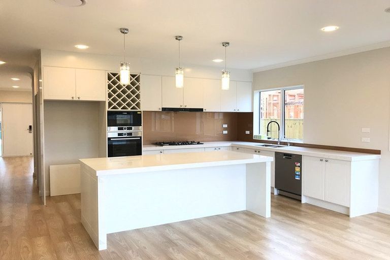 Photo of property in 32 Hikuawa Road, Flat Bush, Auckland, 2019