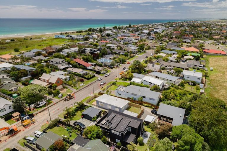 Photo of property in 100a Simpson Road, Papamoa Beach, Papamoa, 3118