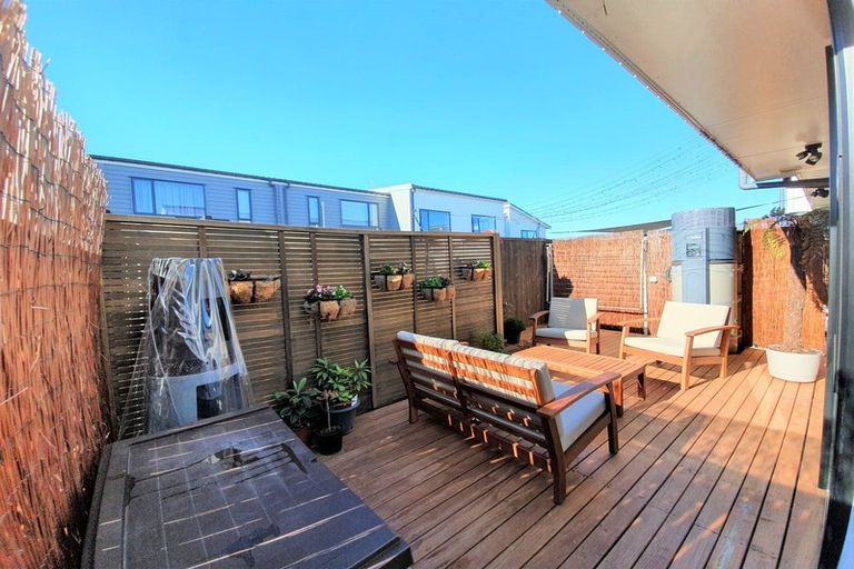 Photo of property in 9 Sacred Kingfisher Road, Hobsonville, Auckland, 0616