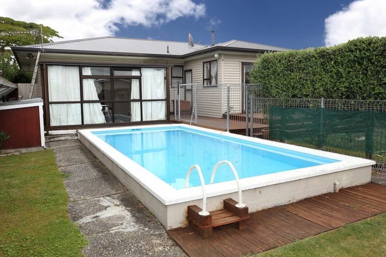 Photo of property in 807 Oxford Street, Saint Leonards, Hastings, 4120