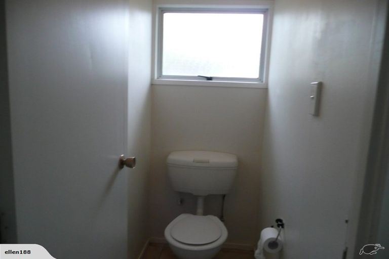 Photo of property in 9 Silverstone Place, Henderson, Auckland, 0612