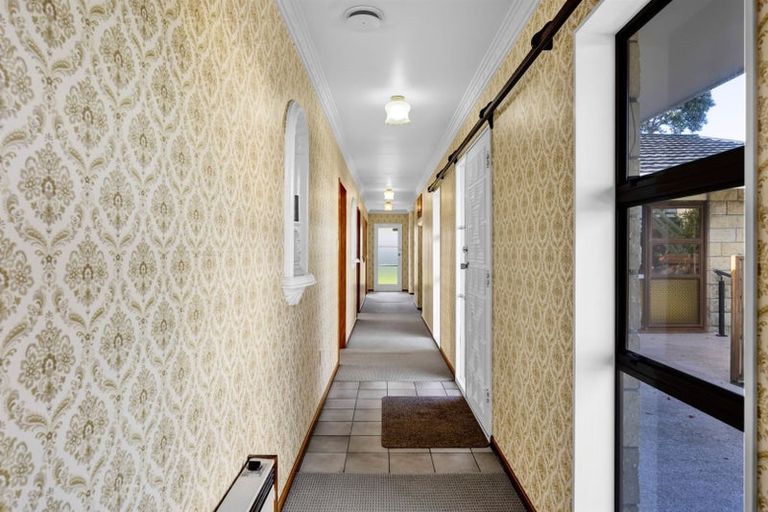 Photo of property in 240 Waihi Road, Hawera, 4610