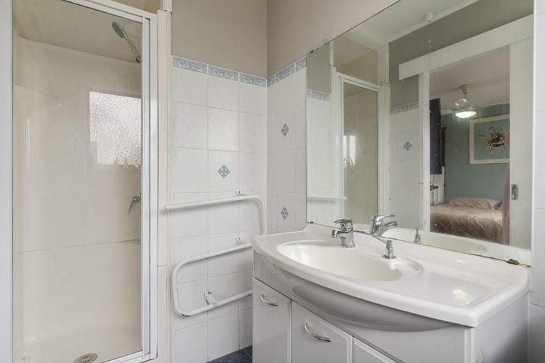 Photo of property in 43 Bellfield Road, Opaheke, Papakura, 2113