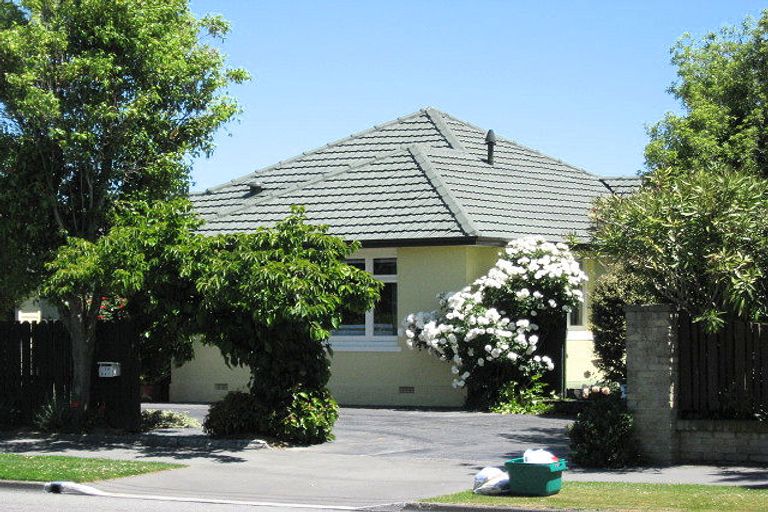 Photo of property in 247a Avonhead Road, Avonhead, Christchurch, 8042