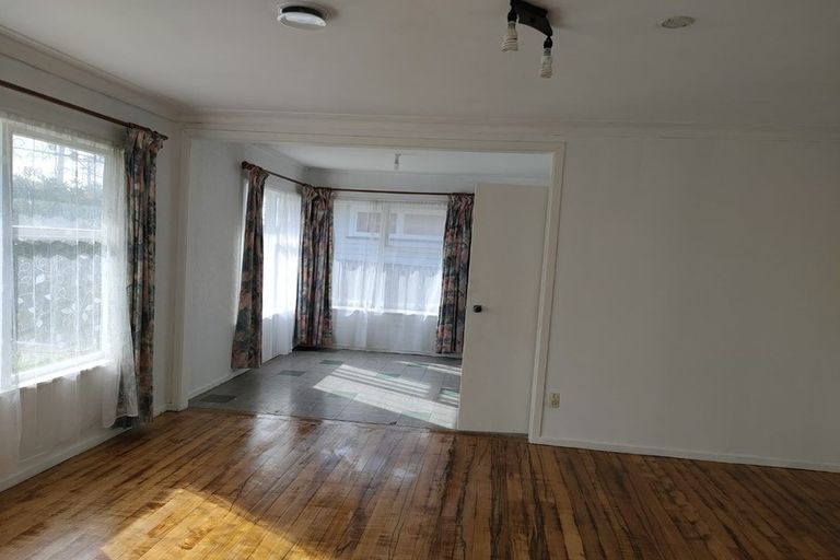 Photo of property in 25 Raglan Street, Mangere East, Auckland, 2024