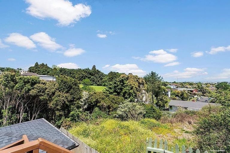 Photo of property in 18 Pistachio Place, Goodwood Heights, Auckland, 2105