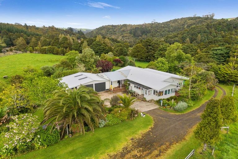 Photo of property in 124 Opouteke Road, Kaihu, 0379