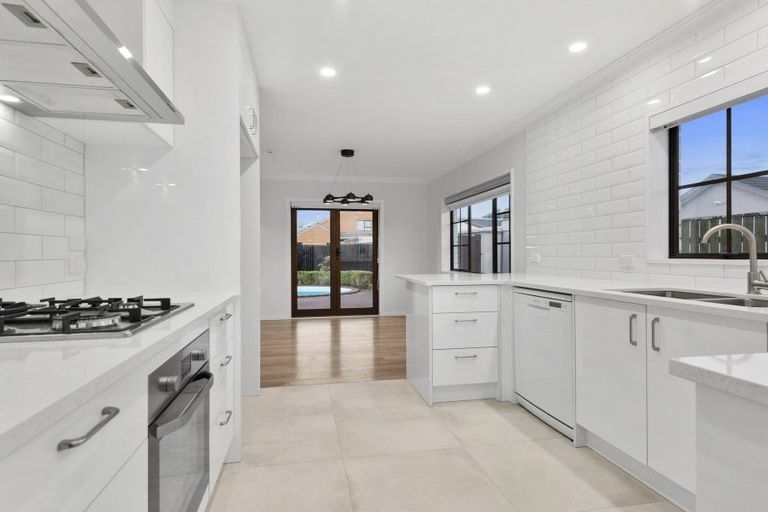 Photo of property in 16 Halyard Close, Flagstaff, Hamilton, 3210