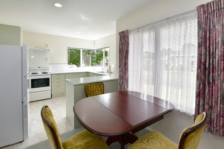 Photo of property in 26 The Grove, Red Beach, 0932