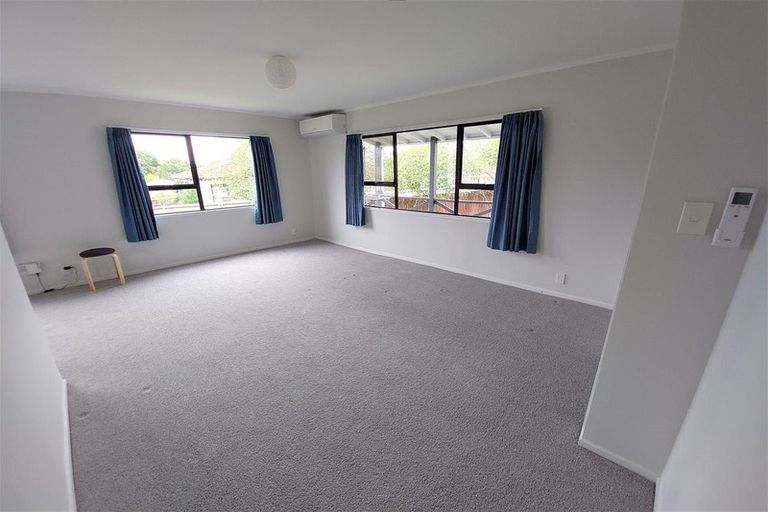 Photo of property in 75 Santiago Crescent, Unsworth Heights, Auckland, 0632