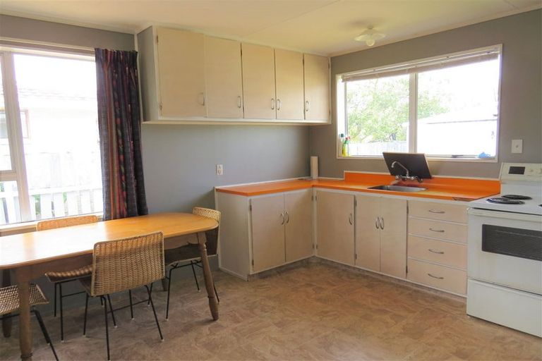 Photo of property in 32 Heather Street, Levin, 5510