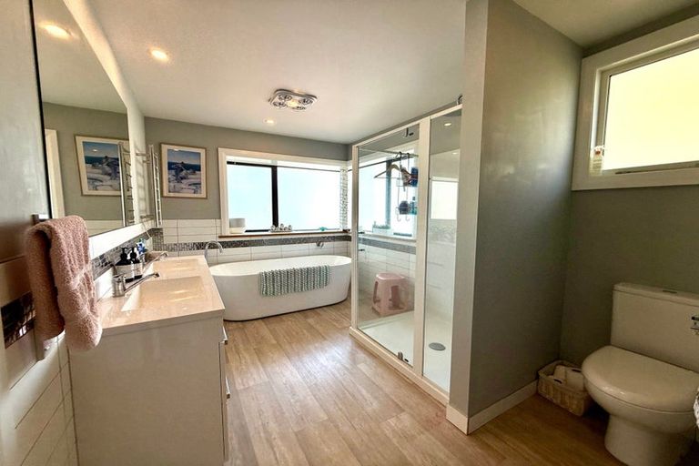 Photo of property in 18 Mount Pleasant Road, Mount Pleasant, Christchurch, 8081