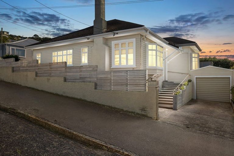 Photo of property in 24 Wha Street, Lyall Bay, Wellington, 6022