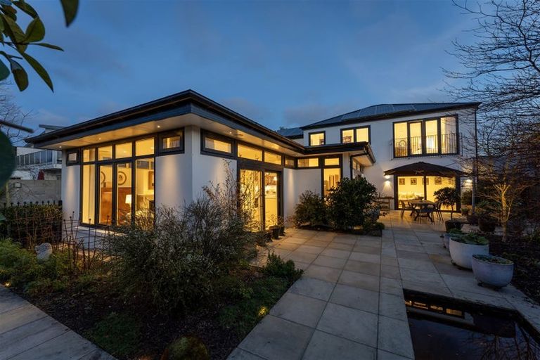 Photo of property in 62a Holly Road, St Albans, Christchurch, 8014