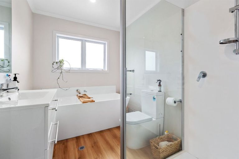 Photo of property in 1/1 Murphy Place, Titahi Bay, Porirua, 5022