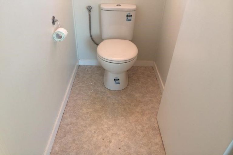 Photo of property in 6 Kia Ora Road, Beach Haven, Auckland, 0626