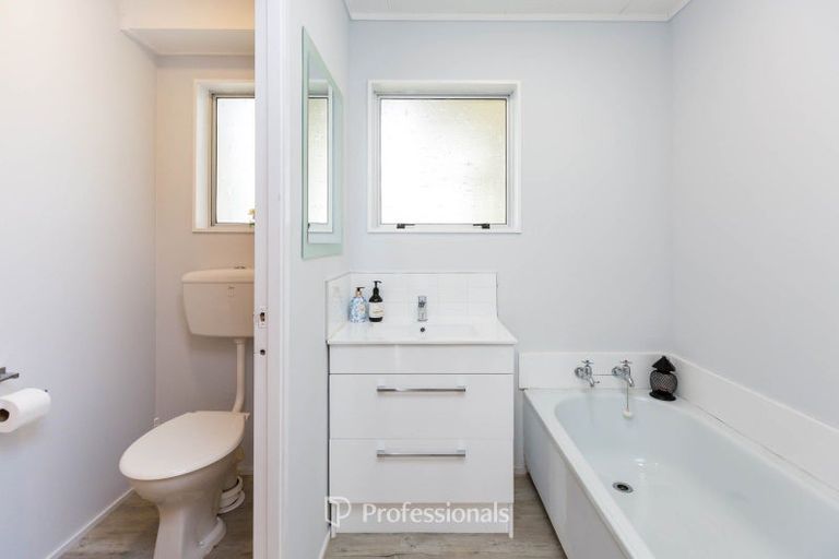 Photo of property in 17 Beryl Grove, Birchville, Upper Hutt, 5018