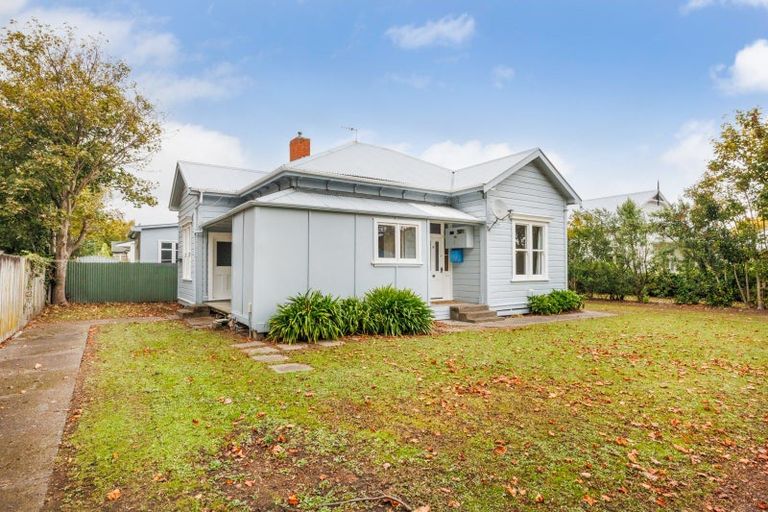 Photo of property in 8 Rolleston Street, Hokowhitu, Palmerston North, 4410