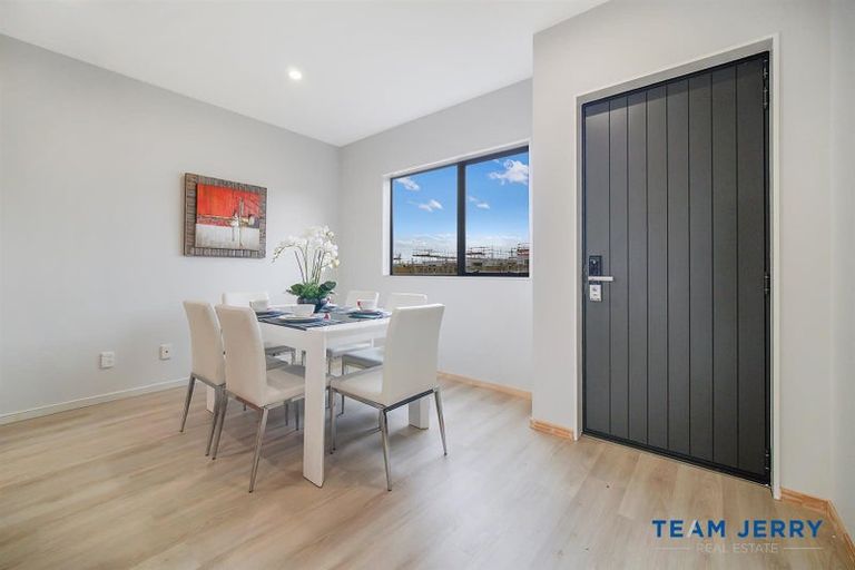 Photo of property in 21 Farranfore Road, Opaheke, Papakura, 2113