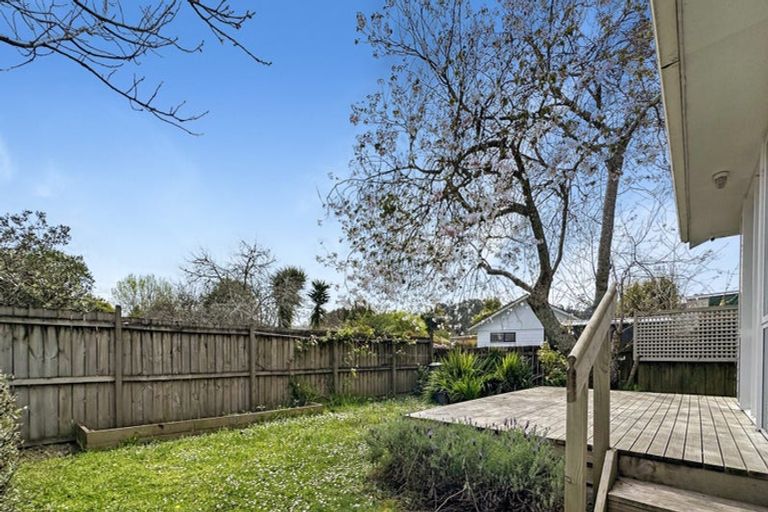 Photo of property in 685a Swanson Road, Swanson, Auckland, 0612