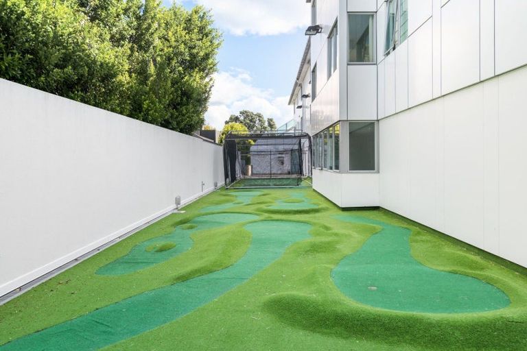 Photo of property in 206/136 Marine Parade, Mount Maunganui, 3116