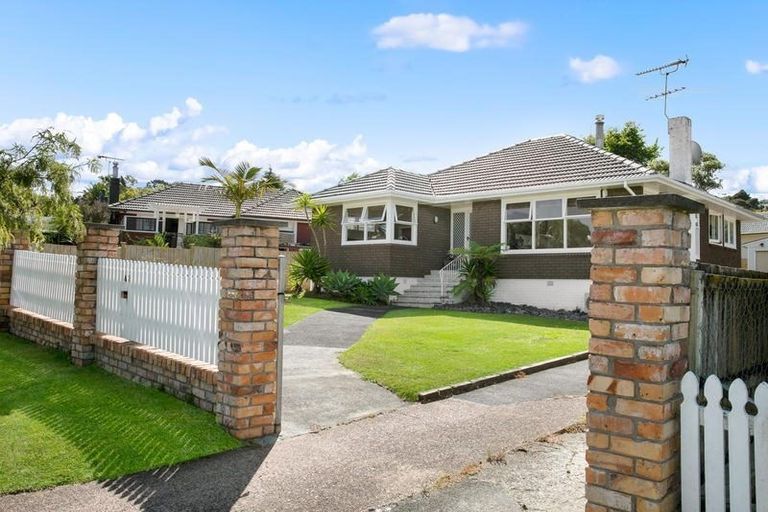 Photo of property in 42 Hilling Street, Titirangi, Auckland, 0604