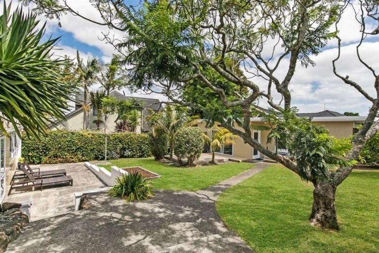 Photo of property in 57 Bradbury Road, Botany Downs, Auckland, 2010