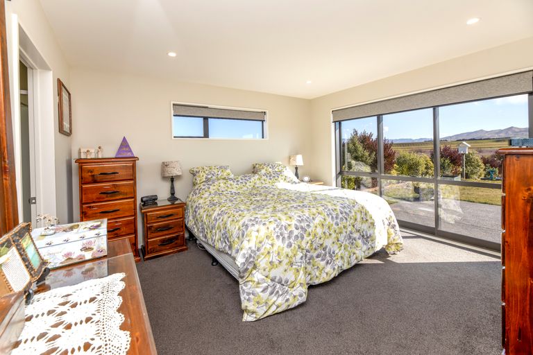 Photo of property in 25 Glenmark Drive, Waipara, 7483