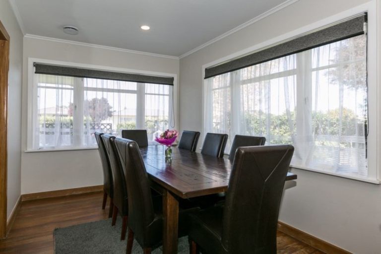 Photo of property in 6 Oxford Street, Taradale, Napier, 4112