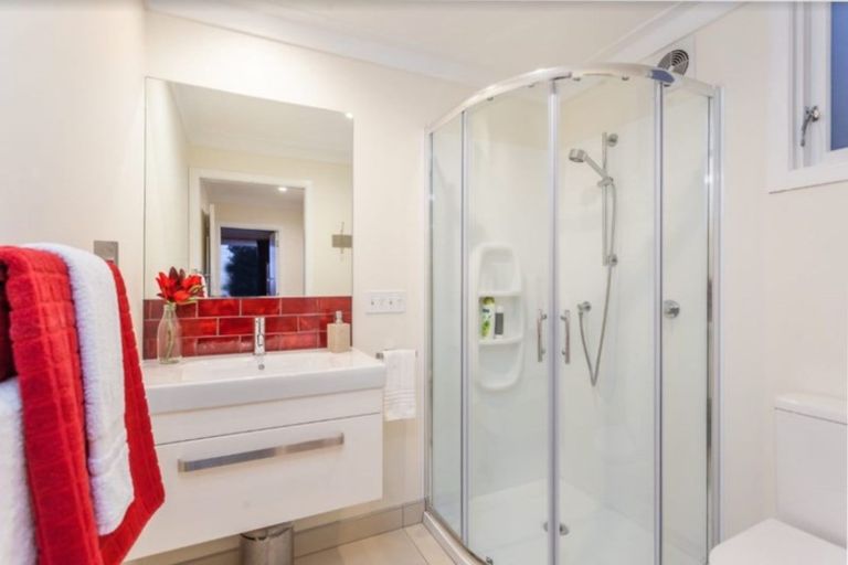 Photo of property in 114 Scenic Drive, Titirangi, Auckland, 0604