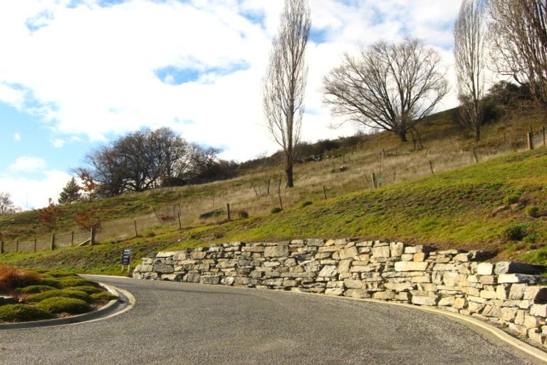 Photo of property in 61 Jean Robins Drive, Lake Hayes, Queenstown, 9371