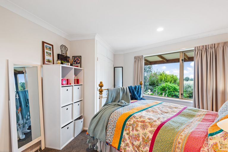 Photo of property in 16 Woodside Road, Woodside, Outram, 9073