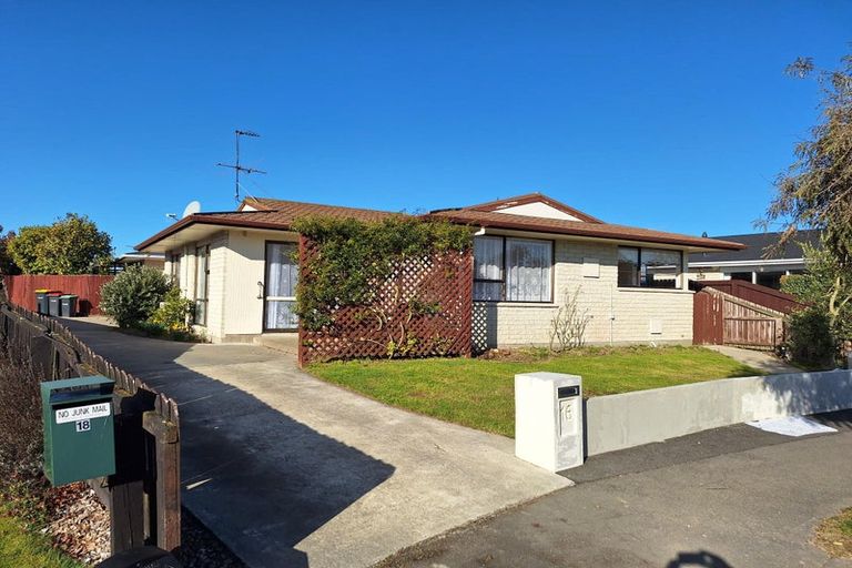 Photo of property in 16 Omega Place, Casebrook, Christchurch, 8051