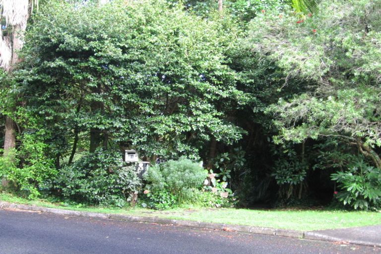 Photo of property in 31 Ngaio Road, Titirangi, Auckland, 0604