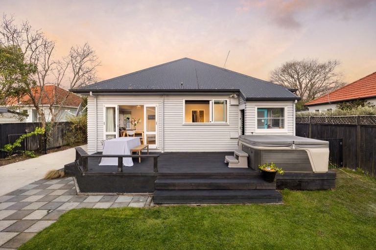 Photo of property in 10 Valley Terrace, Hamilton Central, Hamilton, 3204