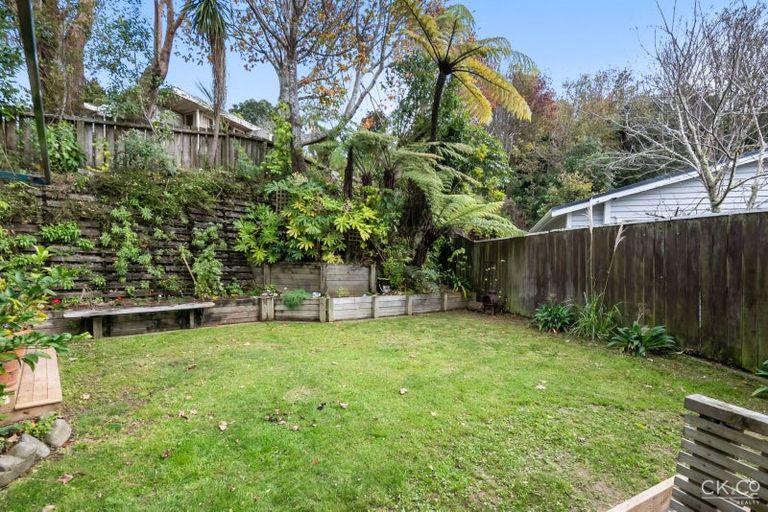 Photo of property in 24 Miromiro Road, Normandale, Lower Hutt, 5010